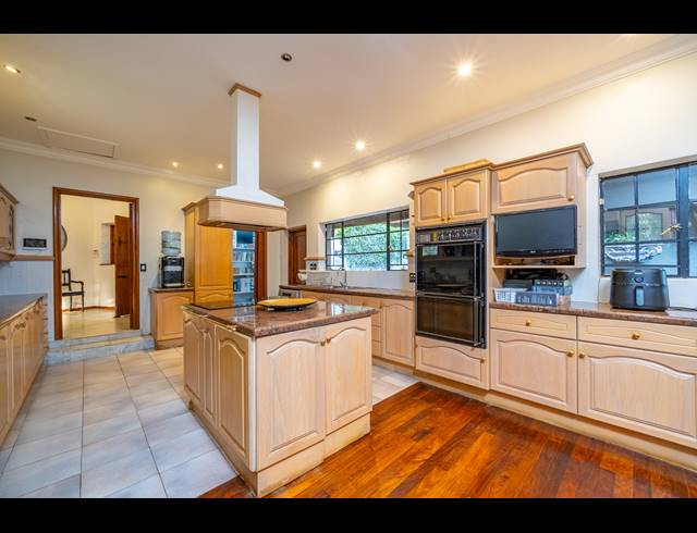 5 BEDROOM FREEHOLD FOR SALE IN NORTHCLIFF